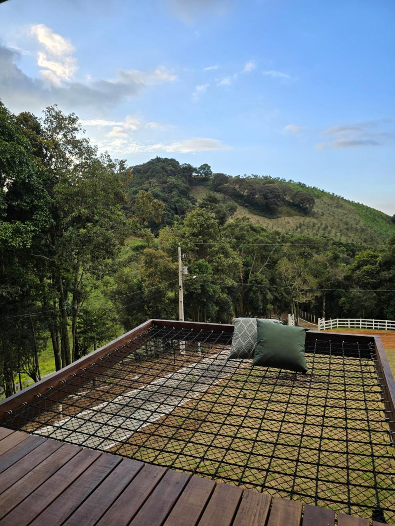 Quintal Oliveiras 山林小屋 *