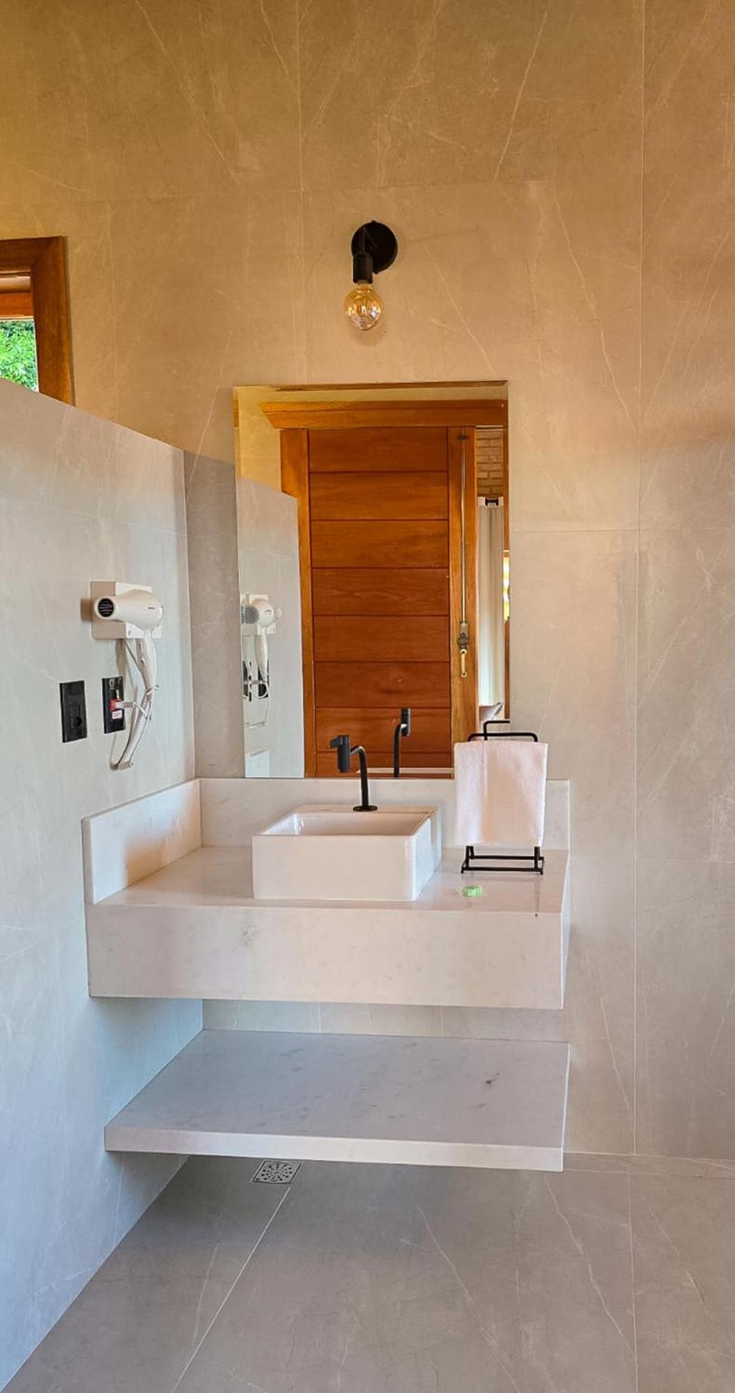Quintal Oliveiras 山林小屋
