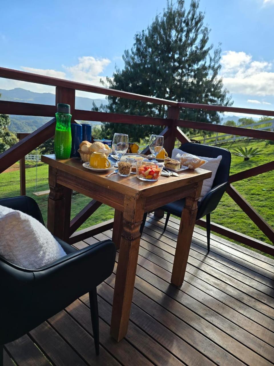 Quintal Oliveiras 山林小屋