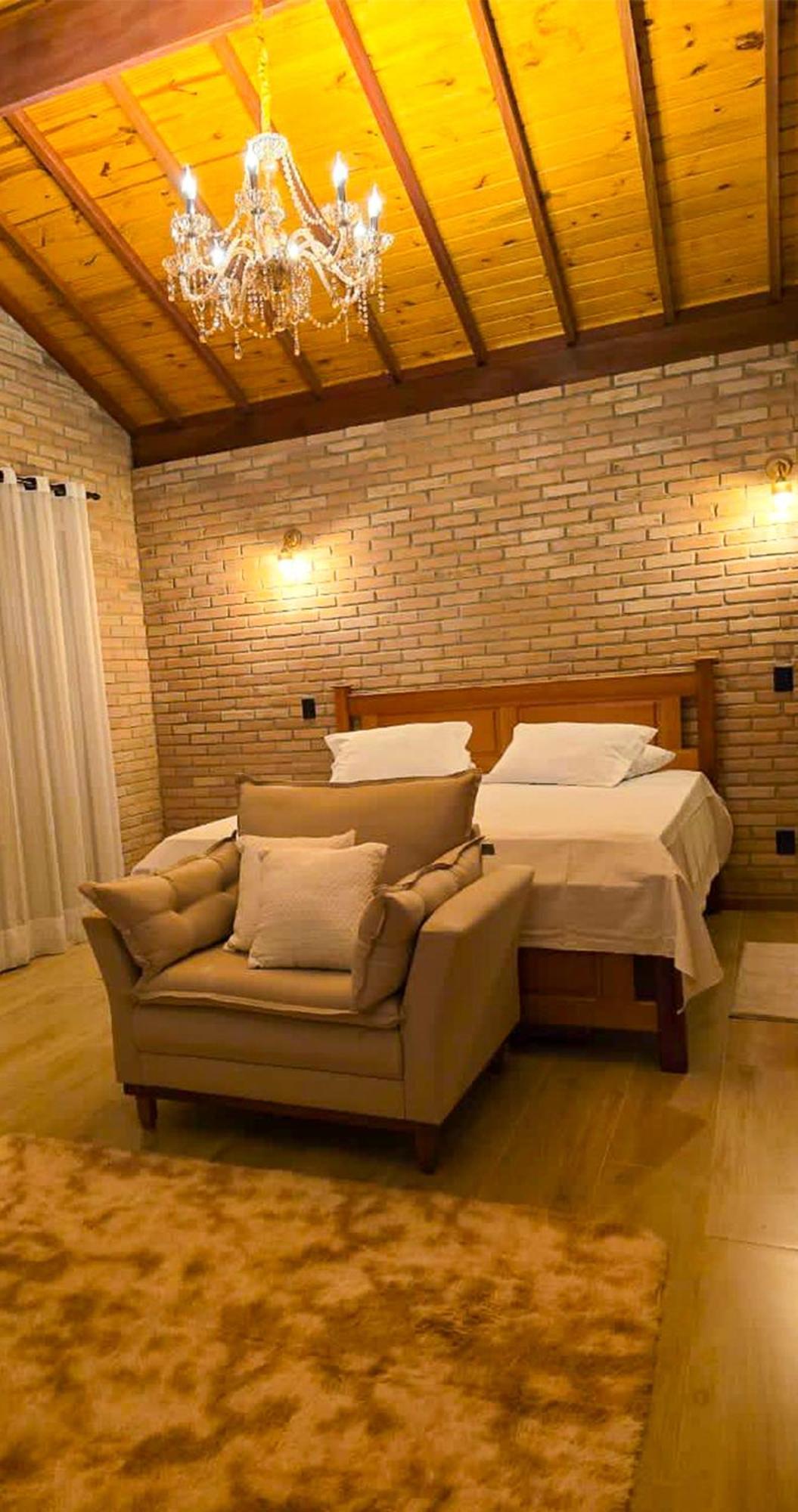Quintal Oliveiras 山林小屋